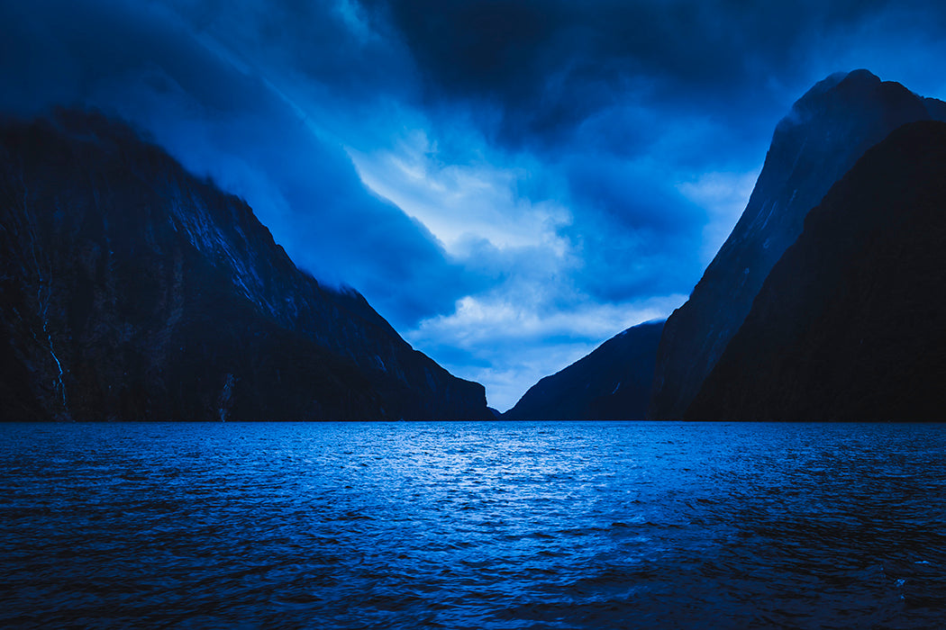 Paisagem de Baixa Luz - Milford Sound NZ